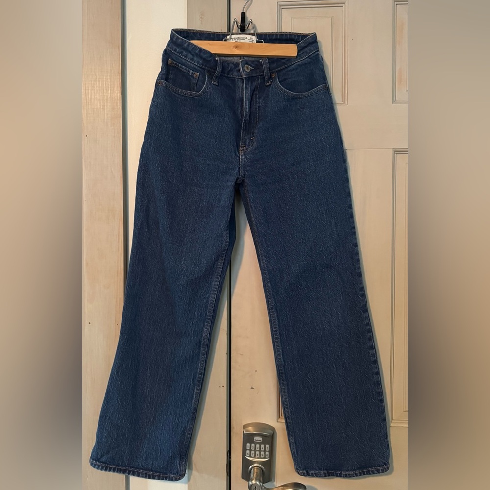 Abercrombie & Fitch 90s High Rise Relaxed Jeans - CURVE LOVE 25 EXTRA SHORT